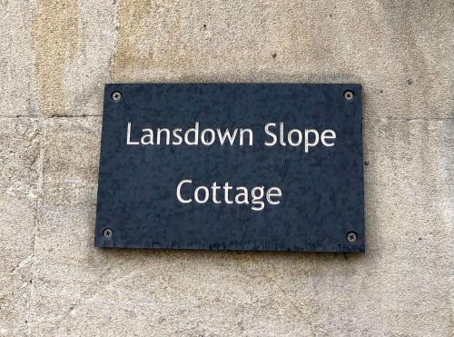 Lansdown Slope Townhouse - Elegant 4 Bedrooms near Assembly Rooms - main image