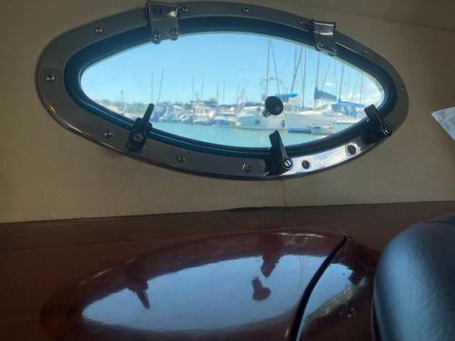 Y-Knot-Two Bedroom Luxury Motor Boat In Lymington