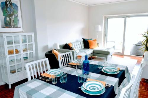  Fantastic apartment with Ocean View near the Beach in Estoril