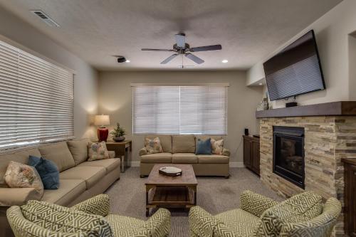 PVZ #26: Red Rock Hideaway (entire home) - image 8