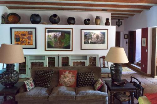 Pub/Lounge, Charming Boutique Country House: La Casa Vieja (Sotosalbos) in Sotosalbos