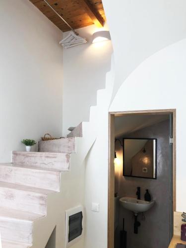  Sunny micro-loft apartment with outdoor lounge in Bendevís