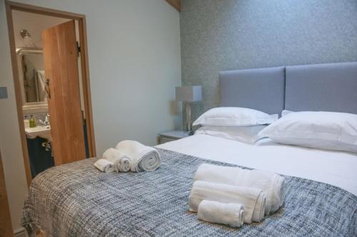 SKITTLES - charming one bedroom apartment - parking - easy access to Bath 4