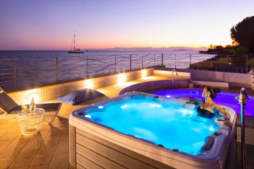 La Porta sul Mare di Capitana, accesso diretto al mare, piscina privata gîte à louer Terra Mala