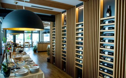 Їжа та напої, City Inn in Пріштіна