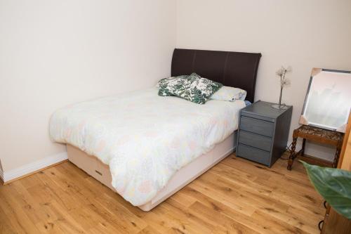 Barnet Double Room, , London