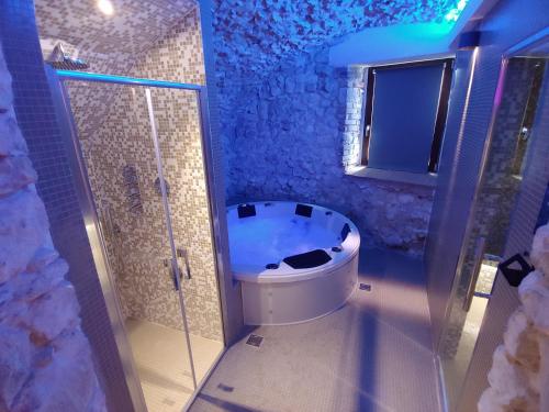 Kümblustünn, Castello di Fagnano -Albergo Diffuso & SPA in Fagnano Alto