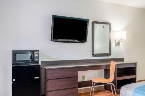 Motel 6-Rocky Mount, NC The 2-star Motel 6 Rocky Mount offers comfort and convenience whether youre on business or holiday in Rocky Mount (NC). Featuring a complete list of amenities, guests will find their stay at the prop