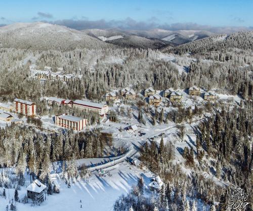 Buitenkant, ТСЦ Тисовець in Oryavchyk