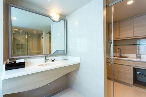 Centara Sonrisa Residence And Suites Sriracha In Si Racha - 