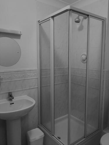 Churchill Way Suite - image 7