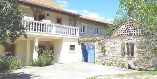 Apartment Countryside in Pridraga