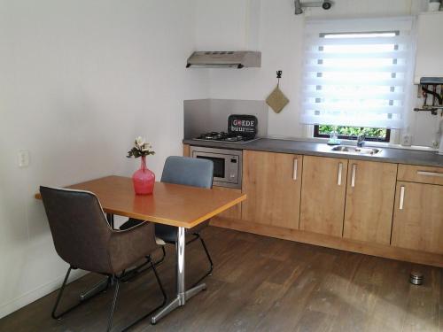 Kitchen, Bed & Breakfast Meinsma in Dongeradeel