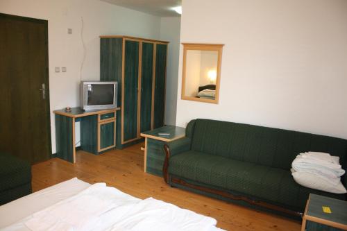 Guesthouse Kraljica - image 7