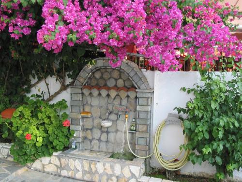  Leonidas Studios in Vasiliki