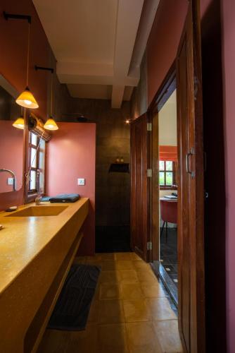 Deluxe Suite with Terrace image 10