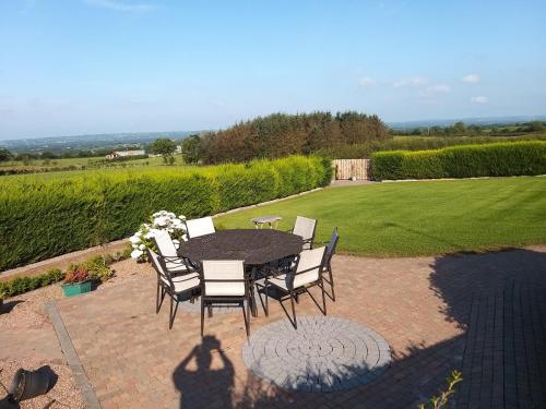 Exterior view of Antrim Heights B&B near Belfast Fleadh 2026 Free Parking