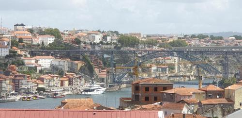  Vistas D´Ouro 3 Bedroom Apartment by BnbHost in Vila Nova de Gaia