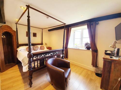 The Old Lodge - image 7