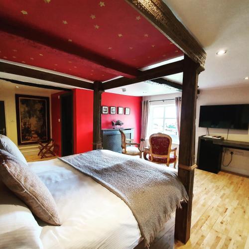 The Old Lodge - image 4