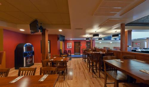 Restaurant, Country Inn & Suites by Radisson, Woodbury, MN in Woodbury (MN)