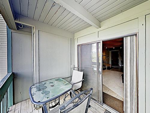 New Listing! Treehouse Condo With Pool & Hot Tubs Condo - image 8