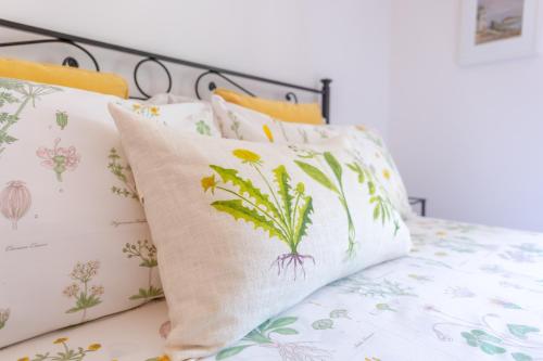 2 bedrooms, 3 beds