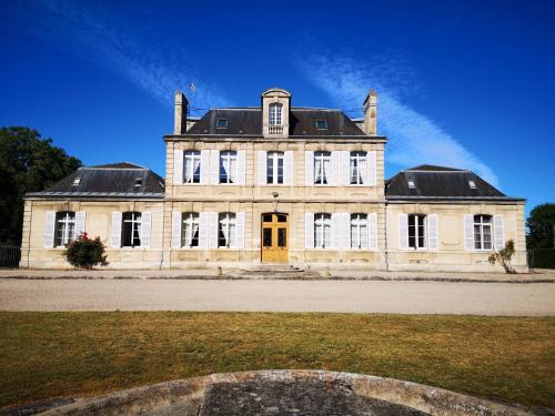 Grand gîte 15 personnes, 9 chambres, 100km de Paris en Exclusivité