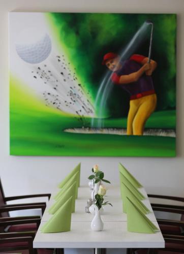 餐廳, Apartments Golfpark Schlossgut Sickendorf in 勞特巴赫