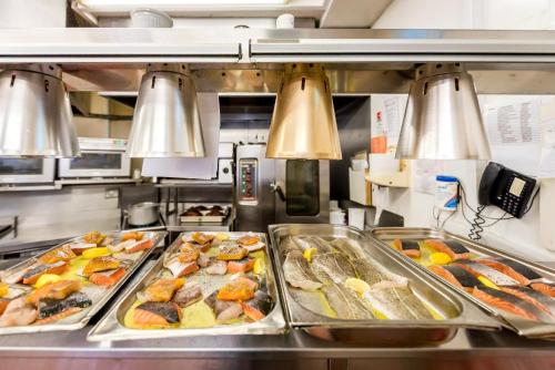 อาหารและเครื่องดื่ม, The Bosun in โคฟ