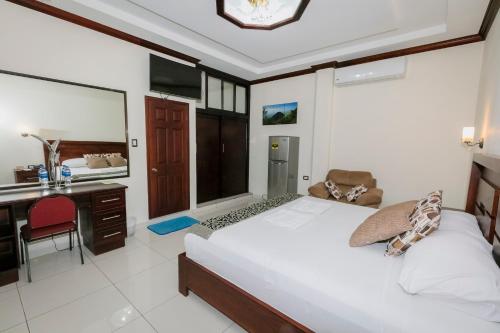 Hotel Mediterraneo Inn in La Union