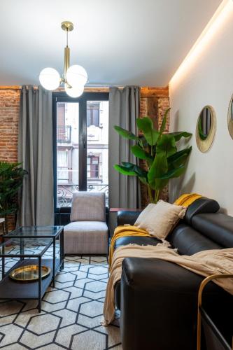 Sanfran 24 AC by Staynnapartments