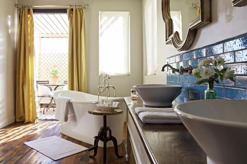 Bespoke Inn Scottsdale Room Type - Double Room with Private Bathroom