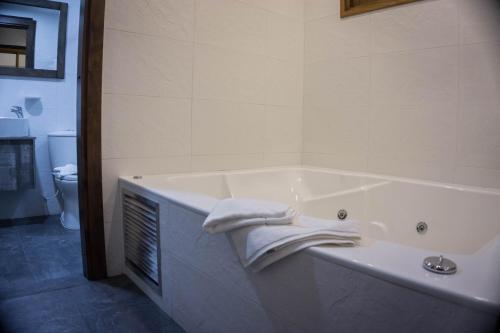 Bathroom, Hotel Campestre El Porton de Los Jeroglificos in Boyacá