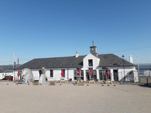 Crinan Canal Cottage