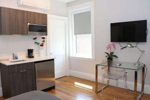 A Stylish Stay w/ a Queen Bed, Heated Floors.. #33 in Brookline, USA
