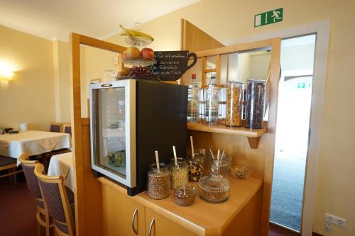 อาหารและเครื่องดื่ม, Hotel Sauer Garni in นอย-อิเซนบูร์ก