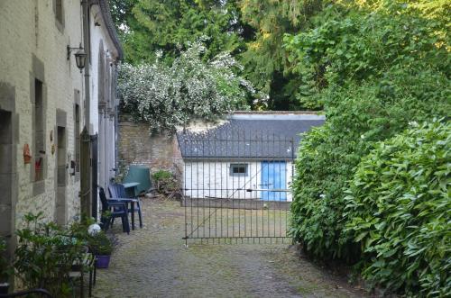  La Gentilhommière du Château de Ragnies in Lyrée