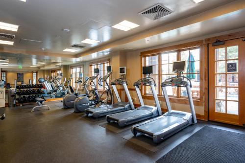 Cozy ski-in/ski-out Northstar Village Residence - Big Horn 408 - image 2