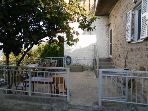  Areti's house in Spárton