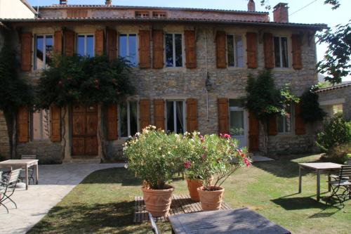 Accommodation in Saint-Georges-de-Luzençon