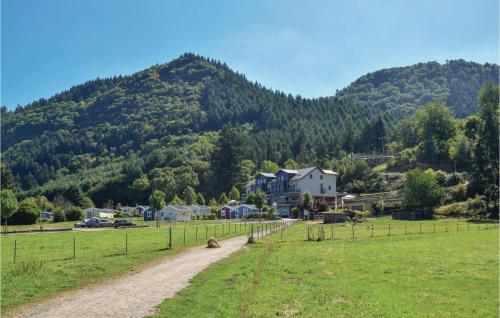 Lovely Home In Riol An Der Mosel With Kitchen