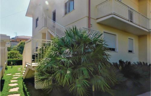  Nice apartment in Amantea w/ WiFi and 4 Bedrooms, Pension in Amantea bei Campolivaro