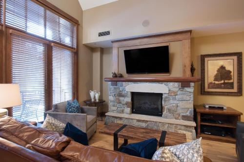 Top Floor Residence in The Village at Northstar! - Iron Horse North 306 - image 2