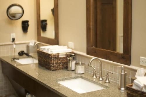 New Reduced Rates in Village at Northstar Residence! - 201 Iron Horse South - image 3