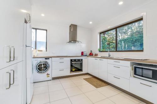 2 Bedroom Unit Mooloolaba- Walk to the Beach 2 Bedroom Unit Mooloolaba- Walk to the Beach