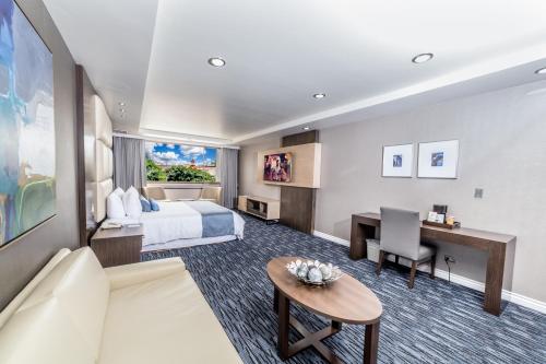 Pueblo Amigo Hotel Plaza y Casino