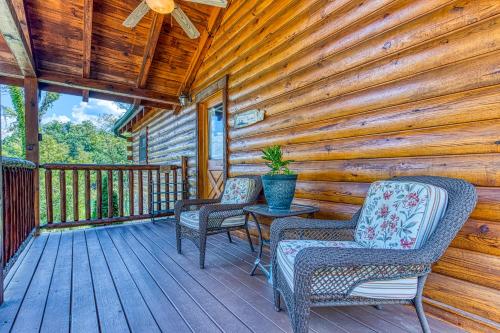 Majestic Lakefront Lodge in Sevierville, USA