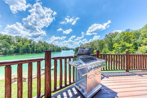Majestic Lakefront Lodge in Sevierville, USA