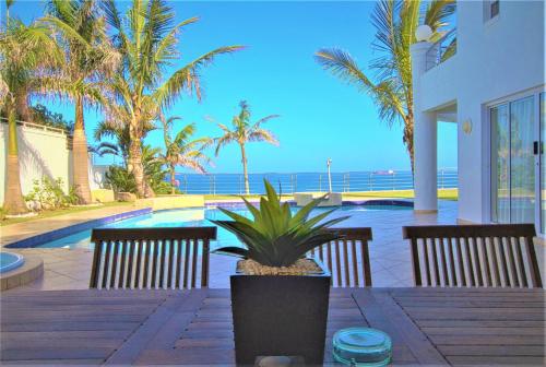 Apartment with Sea View - Ground Floor  room in Seashelles Self-catering Apartment